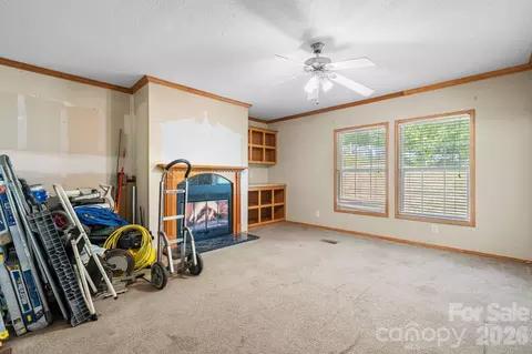 Living - 3634 Hillview Ne Dr NE, Conover, NC 28613 photo 4 of 5