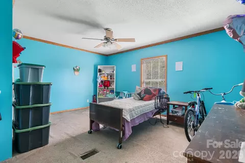 Bedroom - 3634 Hillview Ne Dr NE, Conover, NC 28613 photo 3 of 4