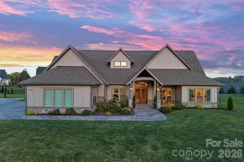 480 Daniel Circle Dr, Mills River, NC 28759