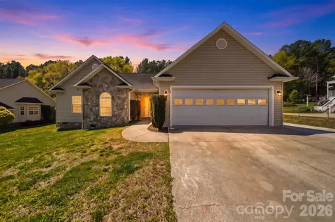 5175 Landing View Dr, Granite Falls, NC 28630
