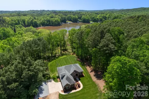 8810 Windygap Rd, Charlotte, NC 28278