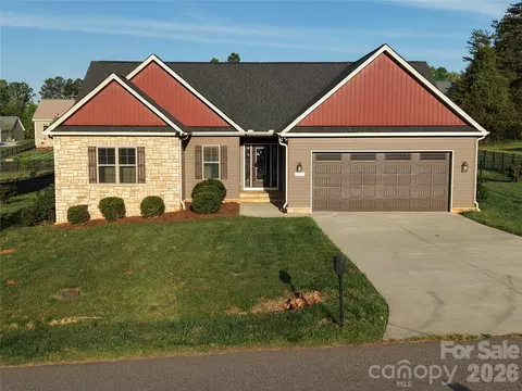 172 Staffordshire Dr, Statesville, NC 28625