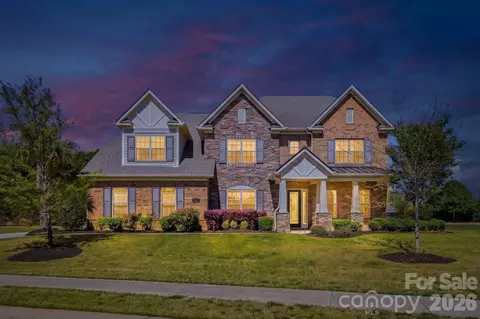 1020 Liggets Dr, Matthews, NC 28104
