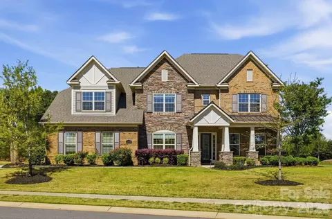 1020 Liggets Dr, Matthews, NC 28104