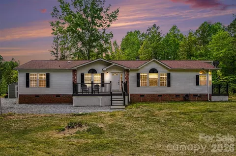 8836 Summerhill Dr, Waxhaw, NC 28173