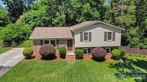 1821 Huntington Pl, Rock Hill, SC 29732