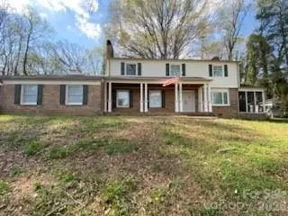 640 Edgewood Dr, Wilkesboro, NC 28697