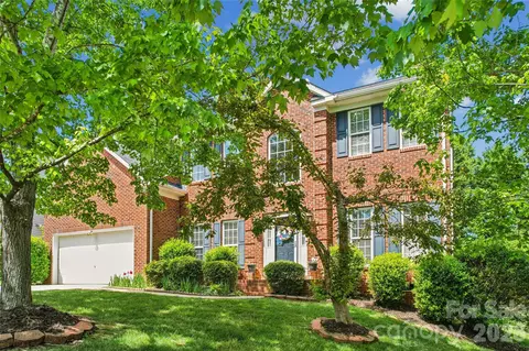 9912 Eden Hall Ct, Charlotte, NC 28277
