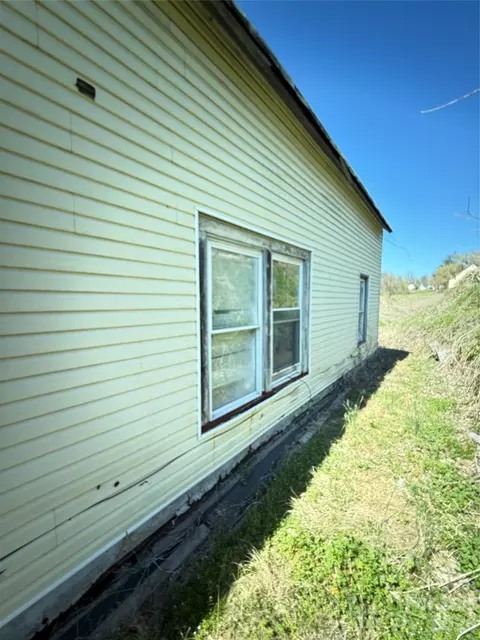 Exterior - 100 Hickory St, Rhodhiss, NC 28667 photo 7 of 7