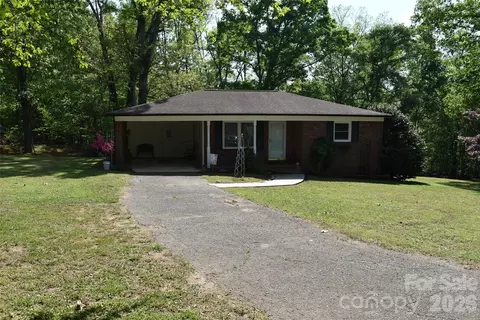 217 Redwood Ln, Lincolnton, NC 28092