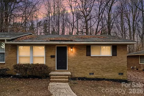 Lakecrest Drive, Charlotte, NC 28215