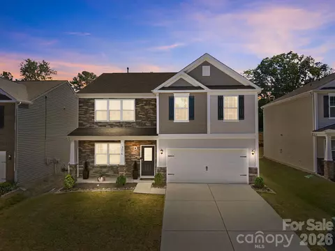 3016 Platinum Pointe Dr, Charlotte, NC 28227