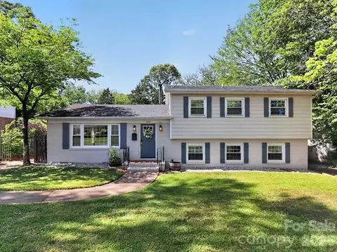 3025 Dunaire Dr, Charlotte, NC 28205