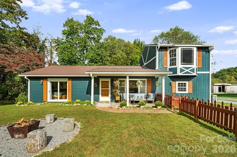 25 Pinewood Dr, Waynesville, NC 28786