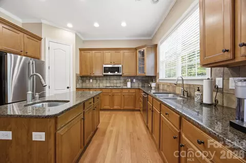 Kitchen - 204 Black Mountain Dr, Fort Mill, SC 29708 photo 4 of 5