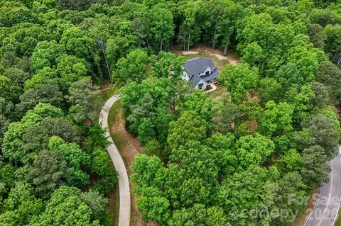 8049 Catawba Cove Dr, Belmont, NC 28012