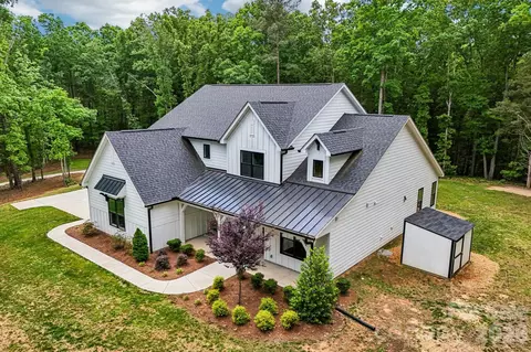 8049 Catawba Cv, Belmont, NC 28012