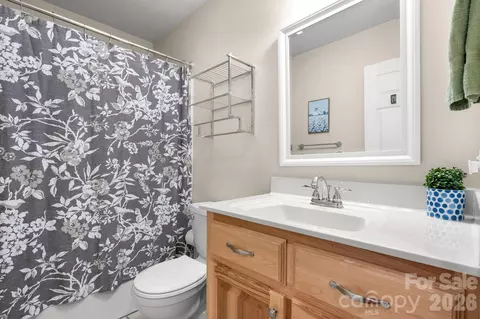 Bath - 4262 Boulder Dr, Morganton, NC 28655 photo 2 of 2