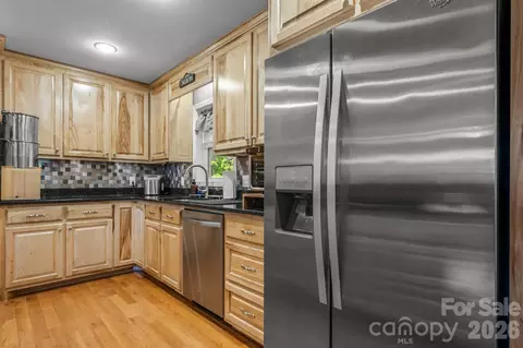 Kitchen - 4262 Boulder Dr, Morganton, NC 28655 photo 3 of 5