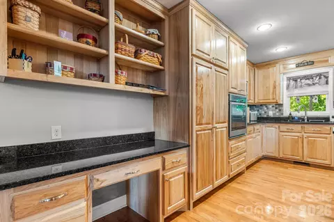 Kitchen - 4262 Boulder Dr, Morganton, NC 28655 photo 4 of 5