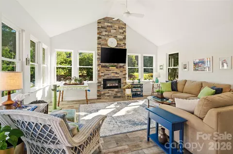 1701 S Point Rd, Belmont, NC 28012