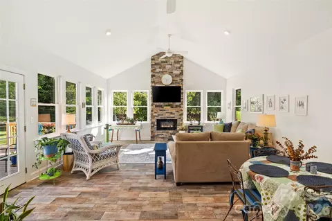 1701 S Point Rd, Belmont, NC 28012