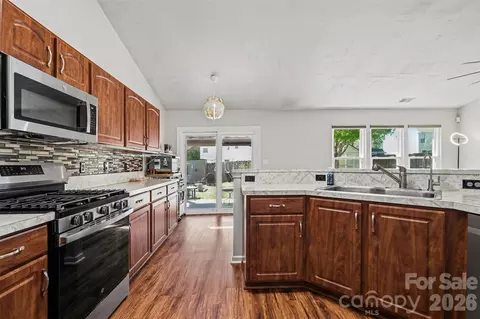 199 Austin Run Ct, Kannapolis, NC 28083