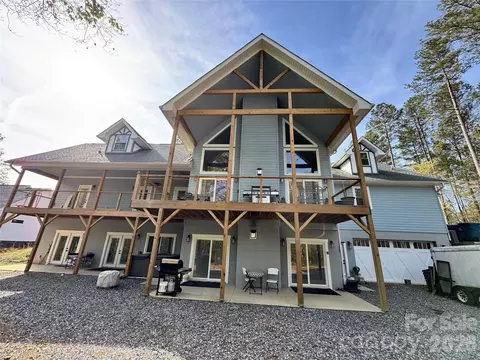 2371 W Paradise Harbor Dr, Connelly Springs, NC 28612