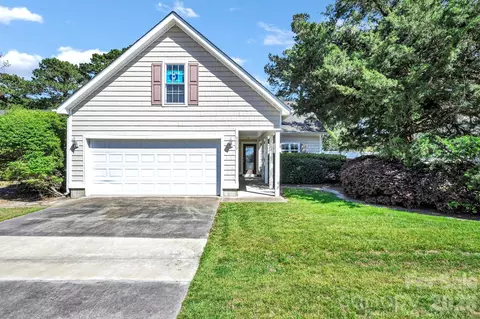 4979 Glen Cove Dr, Southport, NC 28461