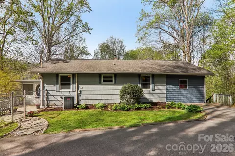 74 Link Cir, Maggie Valley, NC 28751