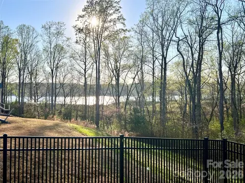 4514 Duplin Dr, Charlotte, NC 28214