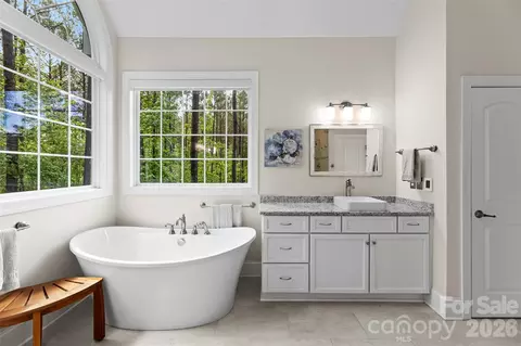 Bath - 6296 Chimney Bluff Rd, Lancaster, SC 29720 photo 2 of 7