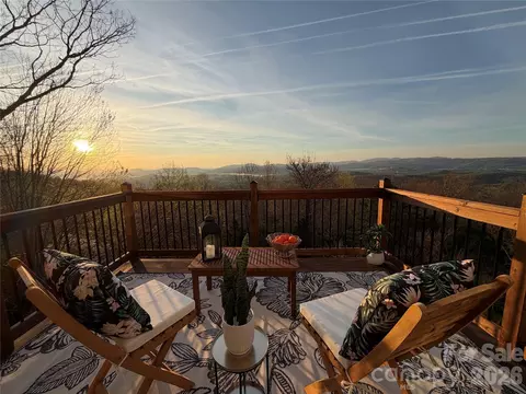 301 Forge Crest Dr, Mills River, NC 28759