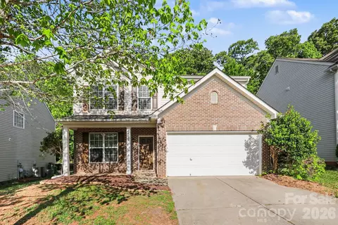 9823 Jeanette Cir, Charlotte, NC 28213