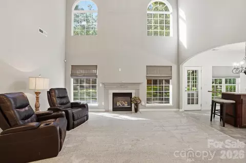 734 Lynnwood Farms Dr, Fort Mill, SC 29715
