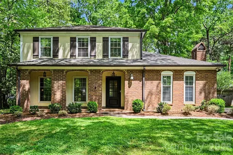 9101 Hinson Dr, Matthews, NC 28105