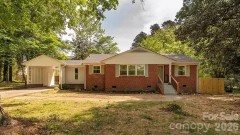 137 Birchwood Dr, Charlotte, NC 28214