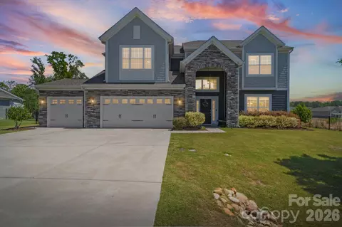 275 Bouchard Dr, Waxhaw, NC 28173