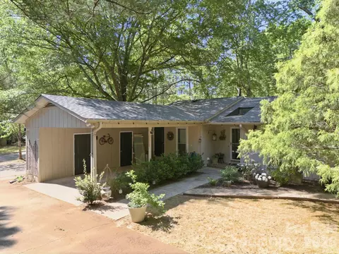 91 Diamond Ridge Ln, Columbus, NC 28722
