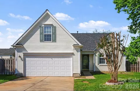 125 Sawhorse Dr, Mooresville, NC 28115