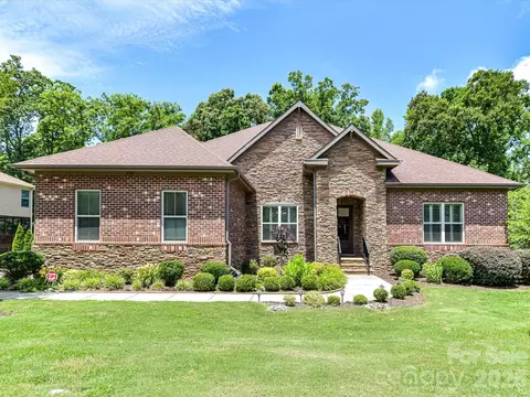 8701 Whitehawk Hill Rd, Waxhaw, NC 28173