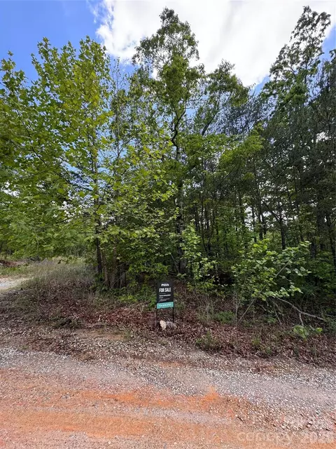 34 Montgomery Dr, Marion, NC 28752
