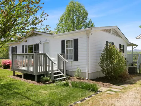 60 Dix Creek Chapel Rd, Asheville, NC 28806