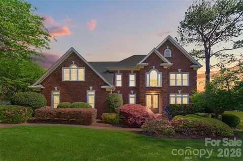 6312 Providence Country Club Dr, Charlotte, NC 28277