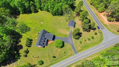 286 Battleground Rd, Grover, NC 28073