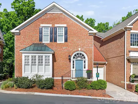 1232 Dilworth Crescent Row, Charlotte, NC 28203