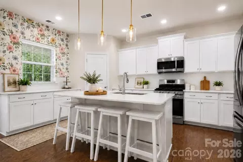 4032 Whipcord Dr, Waxhaw, NC 28173