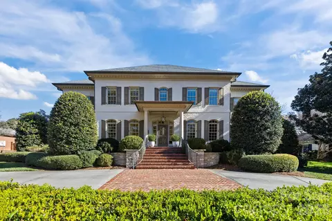 3907 Foxcroft Rd, Charlotte, NC 28211