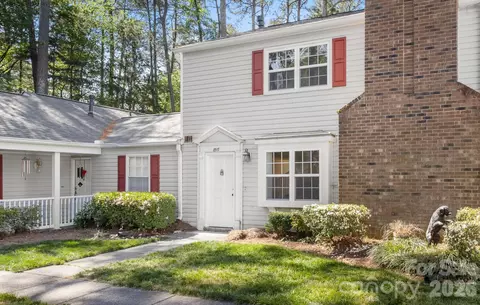 8517 Castle Pine Ct, Charlotte, NC 28226