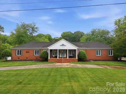 1215 Hillside Dr, Gastonia, NC 28052